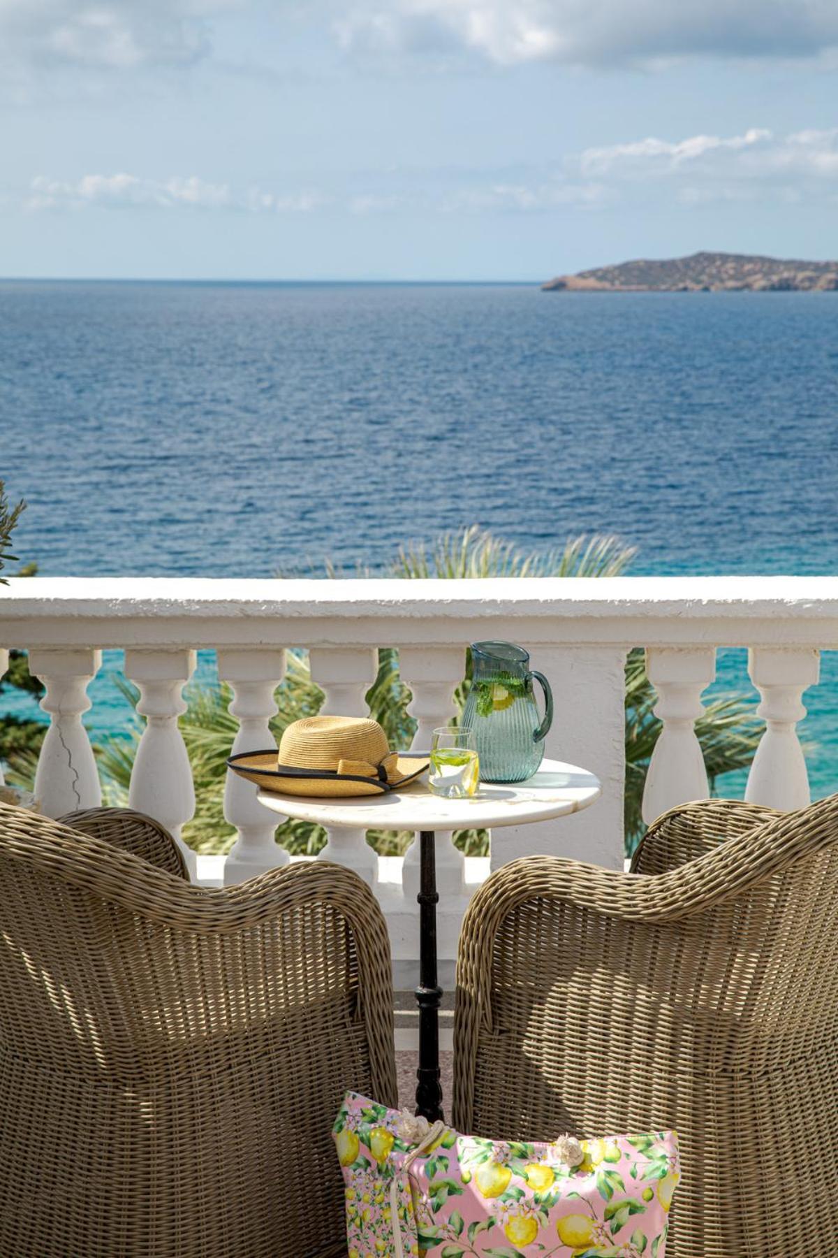Aneroussa Beach Hotel Batsíon Exteriör bild