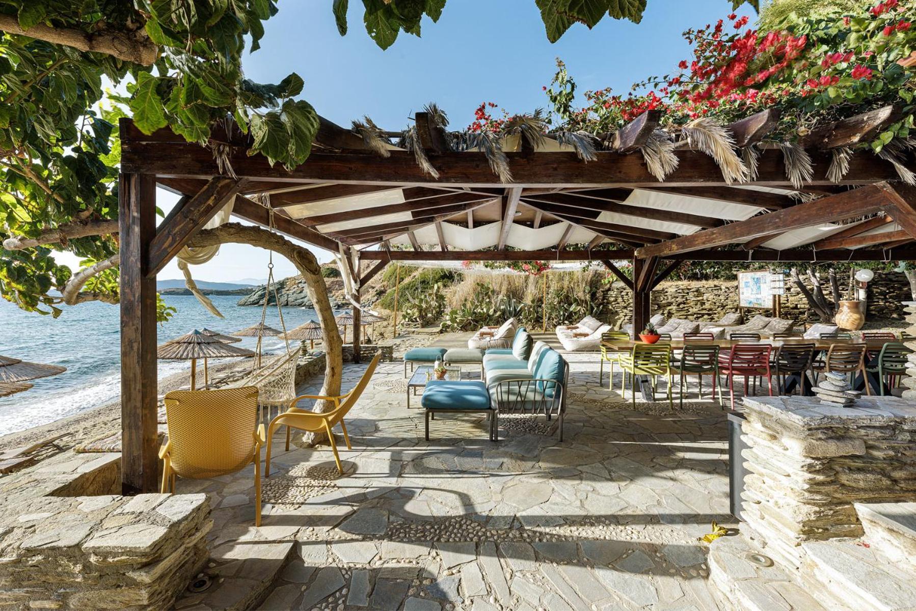 Aneroussa Beach Hotel Batsíon Exteriör bild