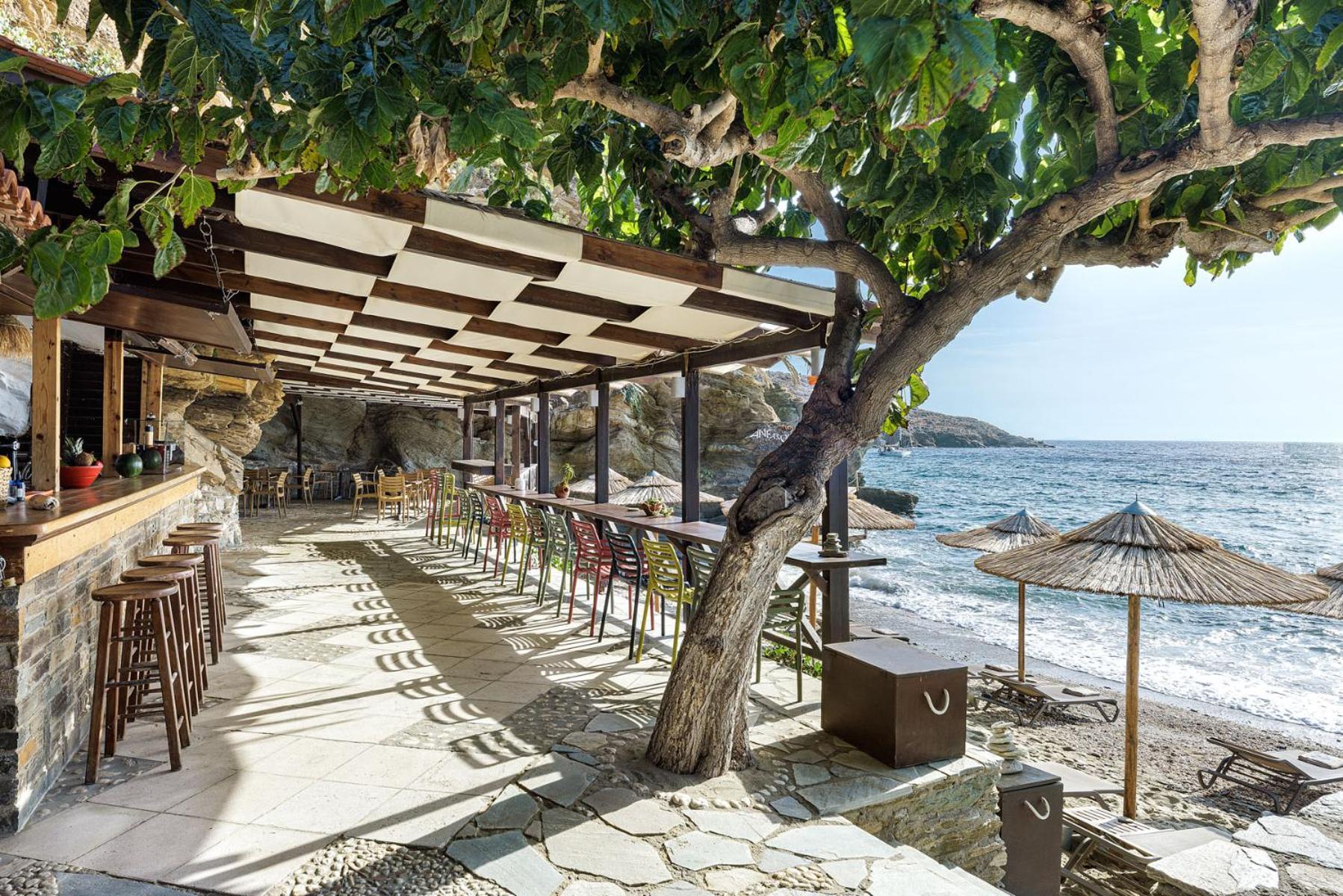 Aneroussa Beach Hotel Batsíon Exteriör bild