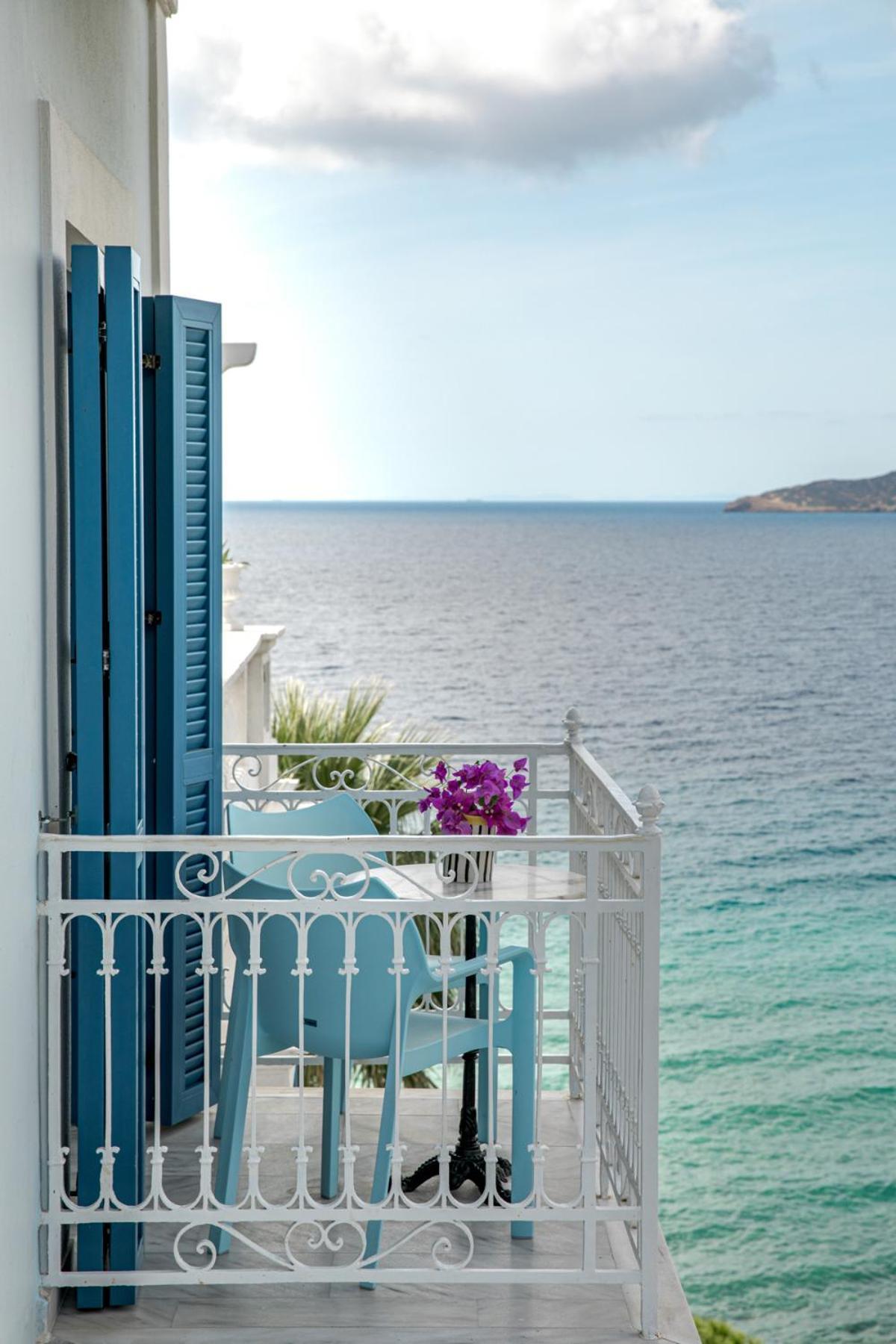 Aneroussa Beach Hotel Batsíon Exteriör bild